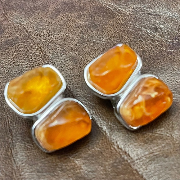 !!!SOLD!!! Vintage Bijoux Givenchy Signed Clip Earrings - Picture 4 of 5